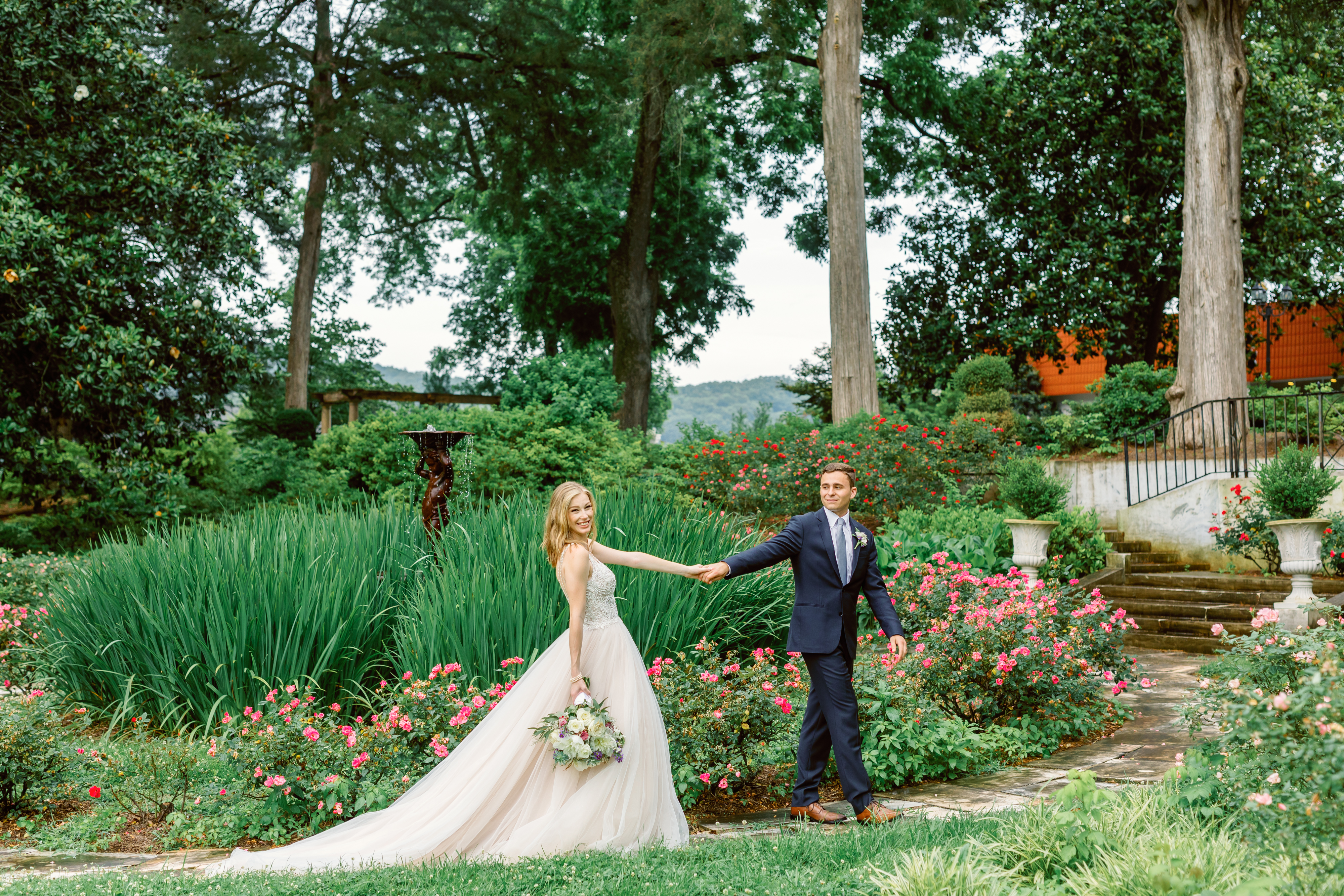 ￼How to Plan an Unforgettable Summer Wedding